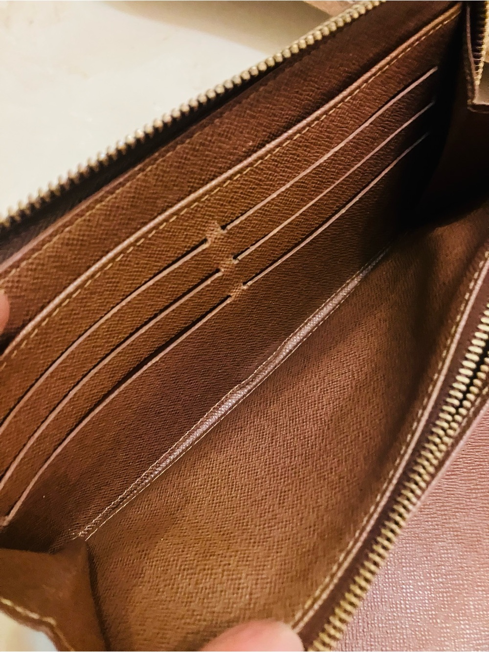 Louis Vuitton Zippy Organizer. - Picture 7 of 12
